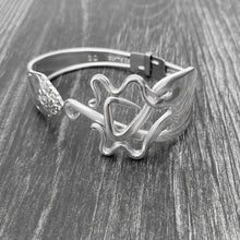 Load image into Gallery viewer, &#39;Triangulation&#39; Premium Fork Bracelet
