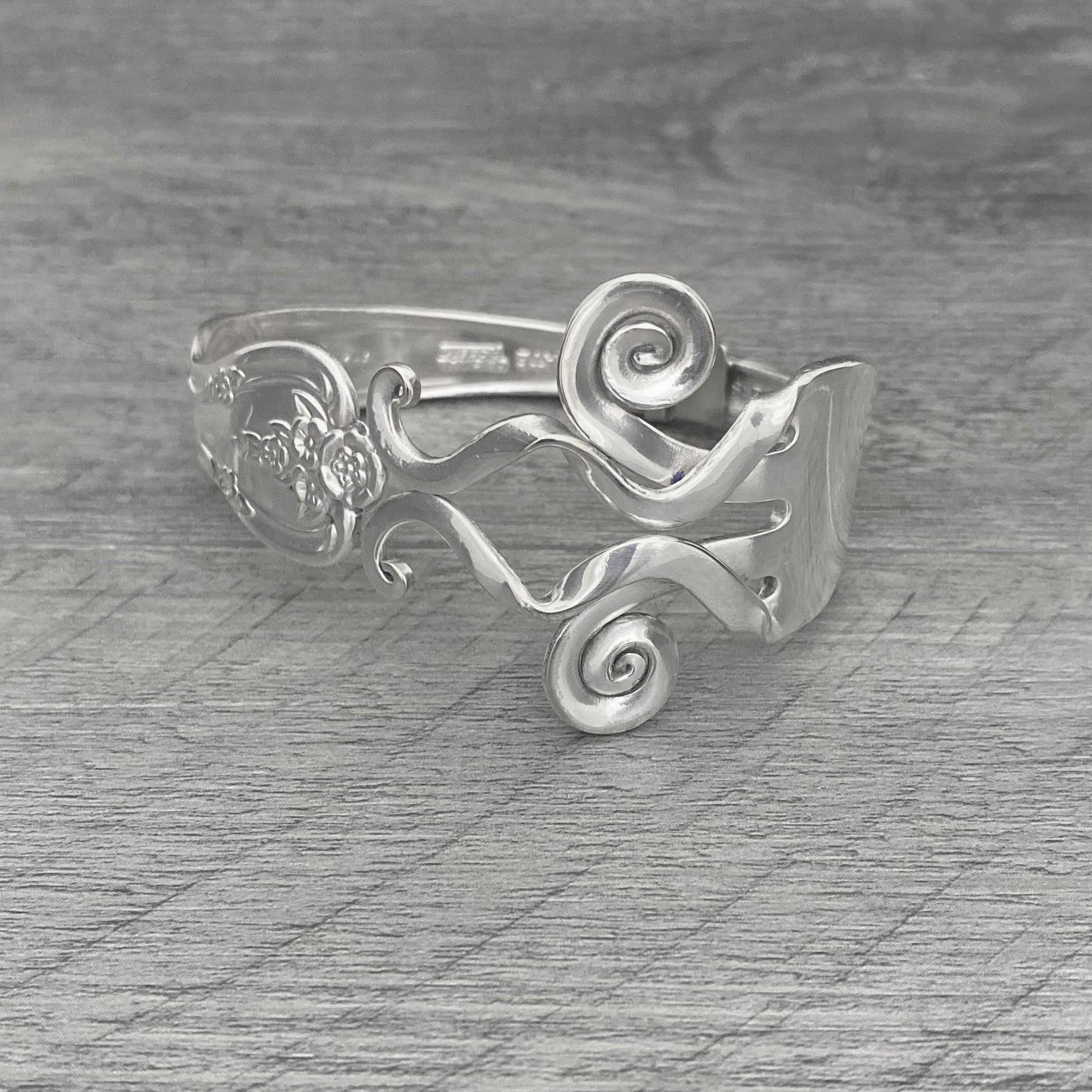 'Zephyr' Premium Swirled Fork Bracelet