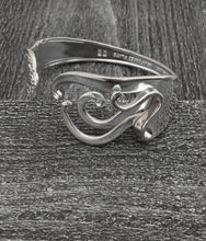 Load image into Gallery viewer, Abstract 5 Fork Bracelet
