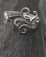Load image into Gallery viewer, Fancy 7 Fork Bracelet
