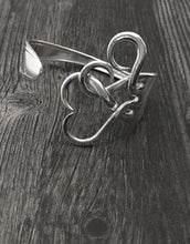 Load image into Gallery viewer, Intertwining Hearts Fork Bracelet
