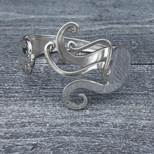 Load image into Gallery viewer, Abstract Fork Bracelet
