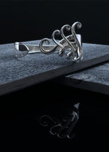 Load image into Gallery viewer, Fancy 4 Fork Bracelet
