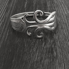 Load image into Gallery viewer, Fancy 6 Fork Bracelet
