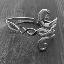 Load image into Gallery viewer, Helix Fork Bracelet

